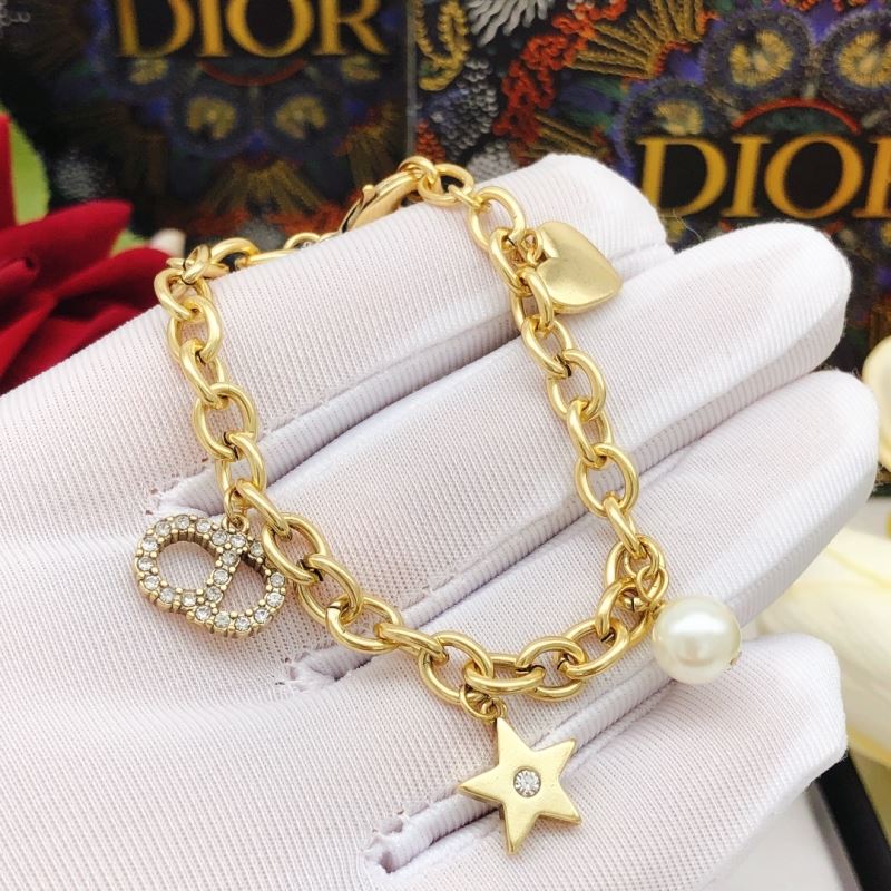 chr1st1an D10r bracelets